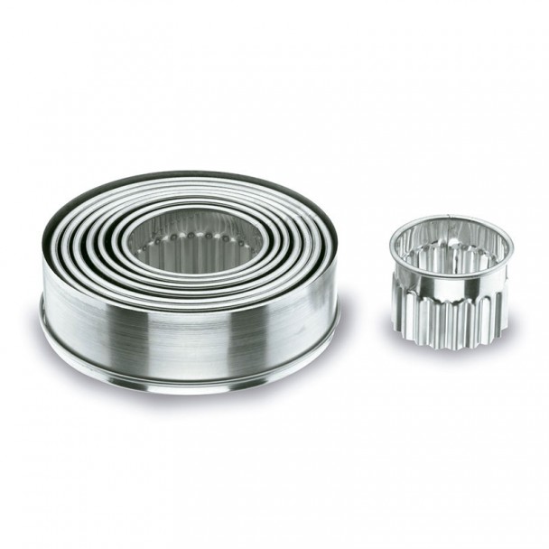 Box 9 Ausstechformen Rund Gewellt