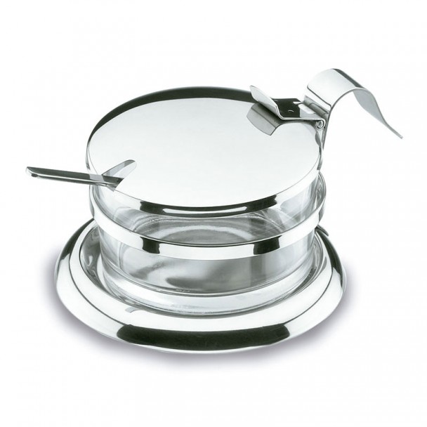 Käse Parmesan mit einem Löffel, Inox